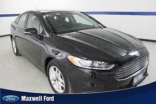 13 ford fusion sedan se, great fuel economy, comfortable cloth seats!