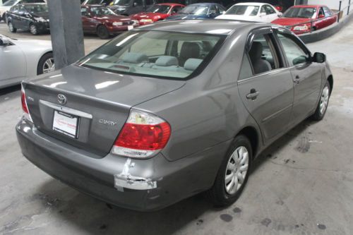 2006 Toyota Camry LE Sedan 4-Door 2.4L, image 12