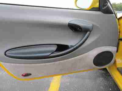 Yellow 2.5L V6 Gray Leather Manual Clean Low miles Smoke free, image 12