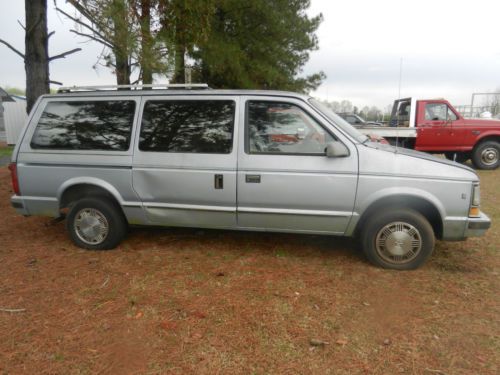 1989 Plymouth Voyager, 3.0 liter Good old dirty work van, dependable,drive home, US $795.00, image 2