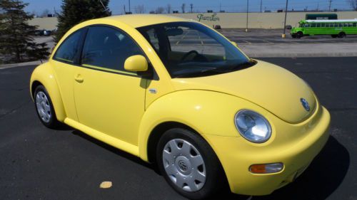 Low miles! beautiful inside &amp; out! runs great! don&#039;t miss this great new beetle!