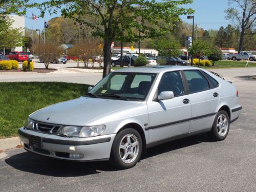 2001 saab 9-3 turbo - nice in/out - burns oil/coolant - needs work - no reserve!