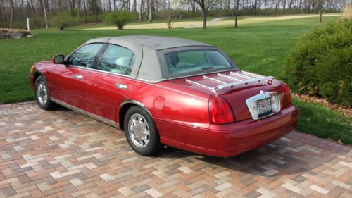 Lincoln Town Car Executive Series Adult Driven * Low Miles * Garaged * Pristine*, image 4