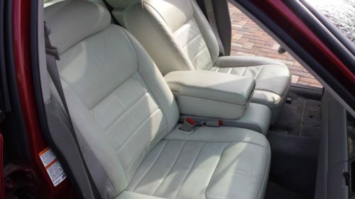 Lincoln Town Car Executive Series Adult Driven * Low Miles * Garaged * Pristine*, image 9