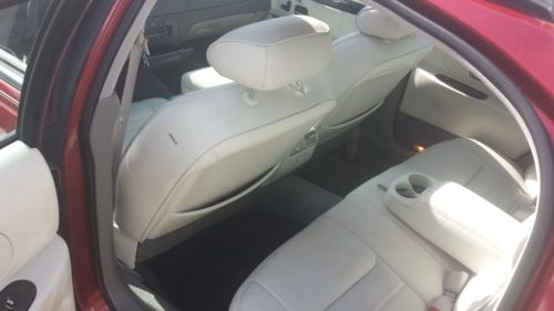 Lincoln Town Car Executive Series Adult Driven * Low Miles * Garaged * Pristine*, image 19