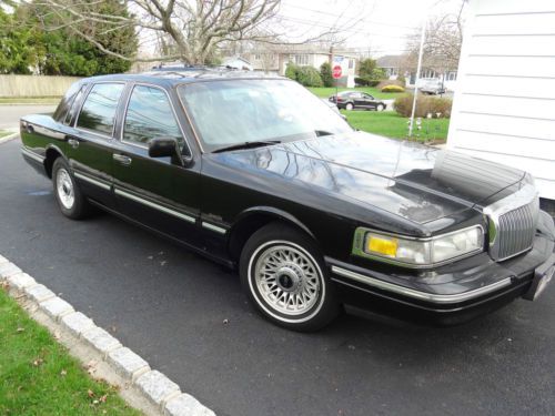 1997 lincoln town car executive sedan 4-door 4.6l - 84k road ready &amp; runs great