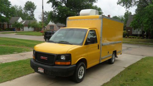 2005 gmc savana 3500 base cutaway van 2-door 6.0l