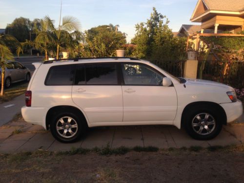 2004 toyota highlander base sport utility 4-door 3.3l