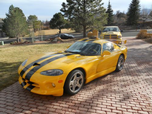 2001 dodge viper gts coupe 2-door 8.0l