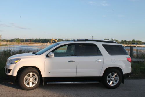 Saturn outlook 2008 suv white good condition