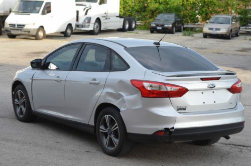 2012 Ford Focus SE SPORT 23K MILES FWD NO RESERVE SALVAGE REBUILDABLE, image 5