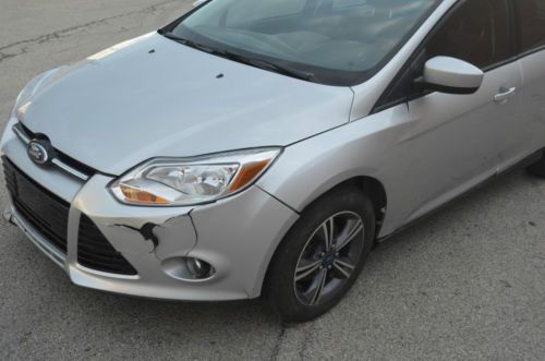2012 Ford Focus SE SPORT 23K MILES FWD NO RESERVE SALVAGE REBUILDABLE, image 9