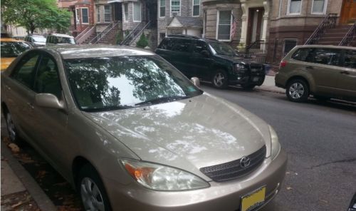 2004 Toyota LE, image 3