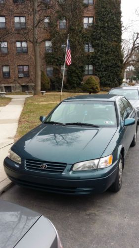 1997 Toyota Camry LE Sedan 4-Door 2.2L, image 3