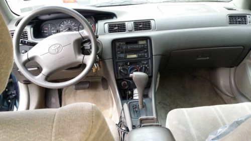 1997 Toyota Camry LE Sedan 4-Door 2.2L, image 4