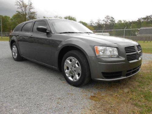 2008 dodge magnum base