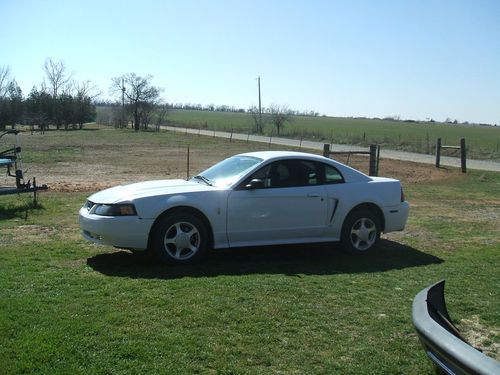 2003 ford mustang base coupe 2-door 3.8l