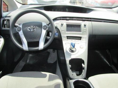 2014 Toyota Prius Three, US $26,800.00, image 2