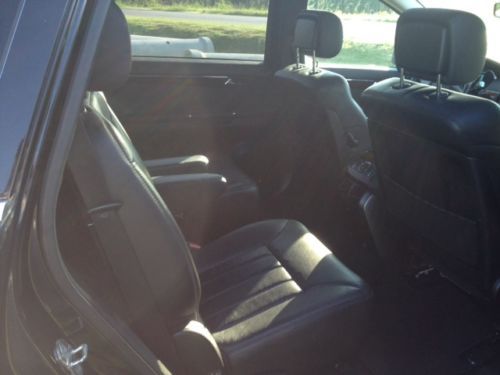 Mercedes R350 SUV, image 3