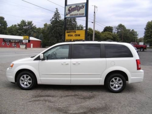 2008 chrysler town &amp; country touring swivel go dvd leather keyless 83k miles wow