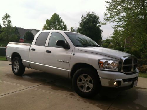 2007 dodge ram 1500 slt crew cab pickup 4-door 4.7l- excellent condition