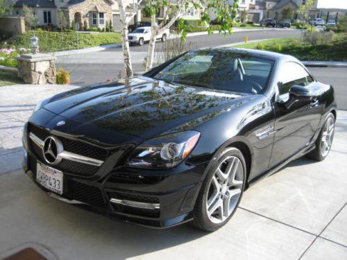 Low miles 2012 slk 350 2-passengers coupe