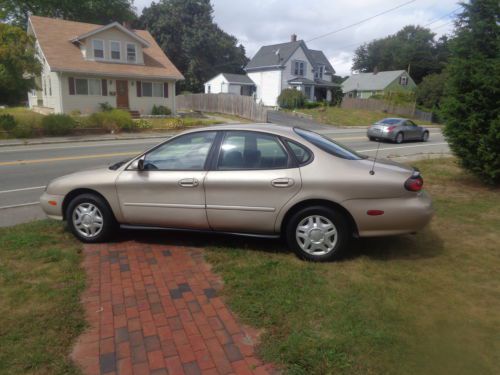 1 owner ford taurus se