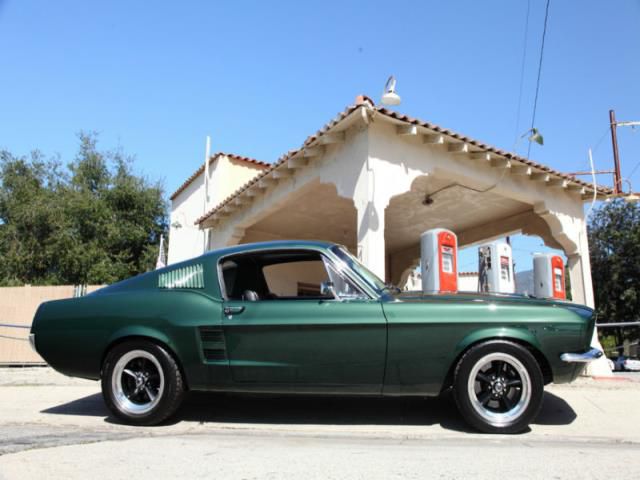 Ford mustang fastback