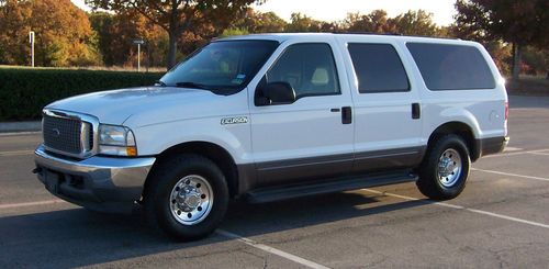 2003 ford excursion v/8 gas engine - leather - loaded and like new