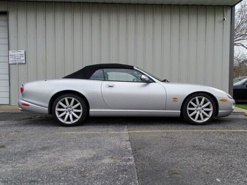 2005 jaguar xk8 convertible 4.2l v8 rwd well maintained only 88k low miles!
