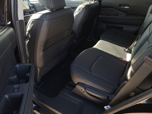 2024 nissan pathfinder sl 2wd