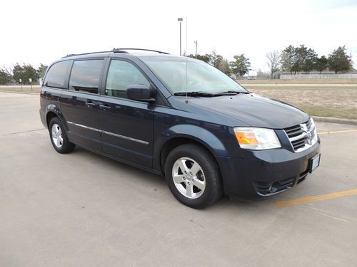 Sxt minivan 3.8l 115v auxiliary pwr outlet 12v auxiliary pwr outlet