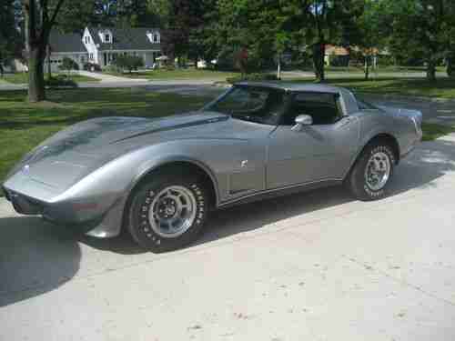 1978 Chevrolet Corvette Silver Anniversary Edition Coupe 2-Door 5.7L, image 2