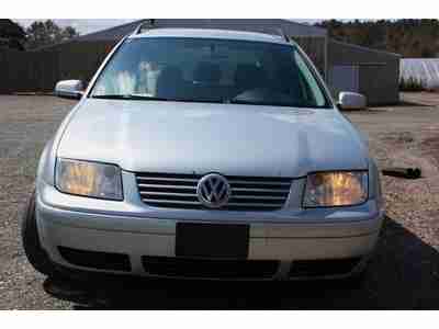Clean 2005 VW JETTA WAGON Excellent condition, image 3