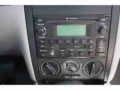 Clean 2005 VW JETTA WAGON Excellent condition, image 11