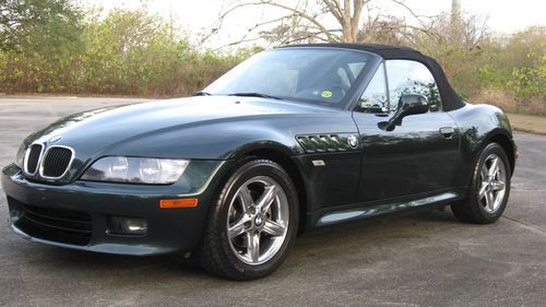 Sharp dark z3 w/low miles