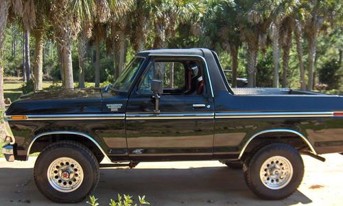 Beautiful black bronco  ---  exceptional driver quality bronco