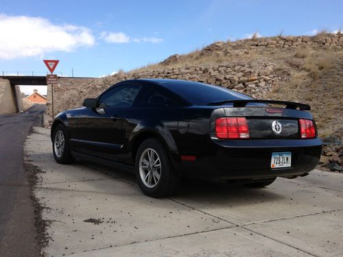 2005 ford mustang premium coupe 2-door 4.0l 5-speed manual