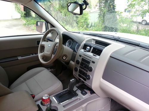 2011 ford escape hybrid awd, oxford white, less than 20k miles!