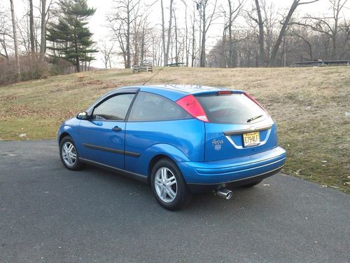 2000 ford focus zx3 hatchback 3-door 2.0l