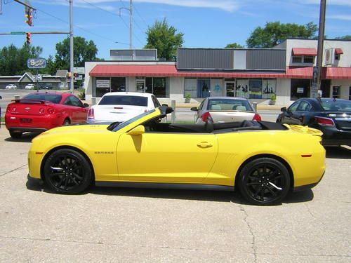 2013 chev.camaro zl1 convertible-800 miles-rally yellow