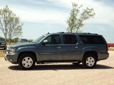 2008 Chevy Suburban Z71 4x4, NAV, BOSE, Sunroof, DVD, Rear Buckets, Leather, image 2