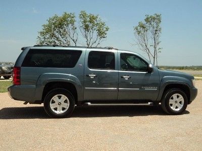 2008 Chevy Suburban Z71 4x4, NAV, BOSE, Sunroof, DVD, Rear Buckets, Leather, image 6