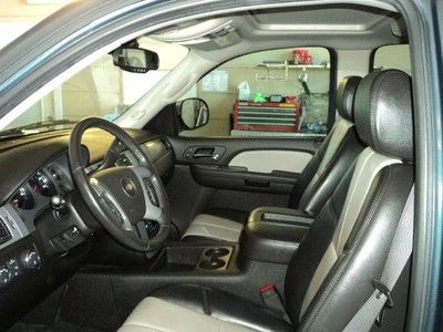 2008 Chevy Suburban Z71 4x4, NAV, BOSE, Sunroof, DVD, Rear Buckets, Leather, image 9
