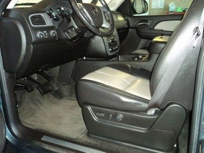 2008 Chevy Suburban Z71 4x4, NAV, BOSE, Sunroof, DVD, Rear Buckets, Leather, image 10