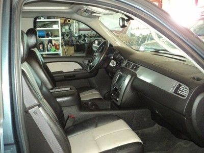 2008 Chevy Suburban Z71 4x4, NAV, BOSE, Sunroof, DVD, Rear Buckets, Leather, image 23