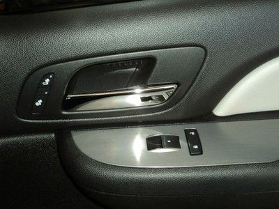 2008 Chevy Suburban Z71 4x4, NAV, BOSE, Sunroof, DVD, Rear Buckets, Leather, image 28