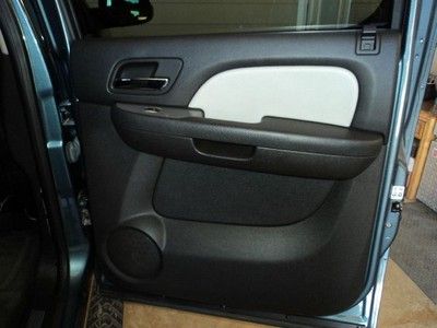 2008 Chevy Suburban Z71 4x4, NAV, BOSE, Sunroof, DVD, Rear Buckets, Leather, image 33