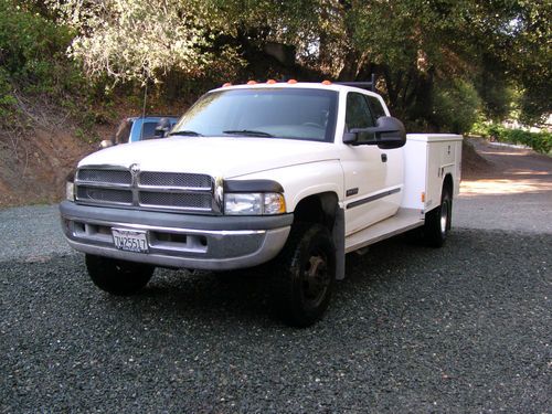 2002 dodge 3500 xtra cab 1 ton 4x4 utility