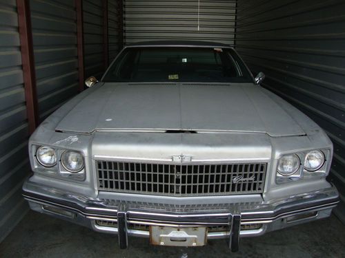 1975 chevrolet caprice classic sedan 4-door 5.7l